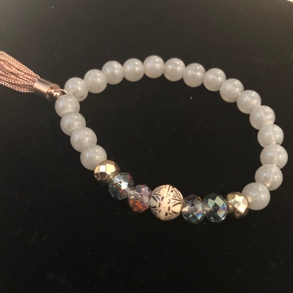 Stretch Beaded Bracelet Blue Multi One Size - Picture 1 of 6